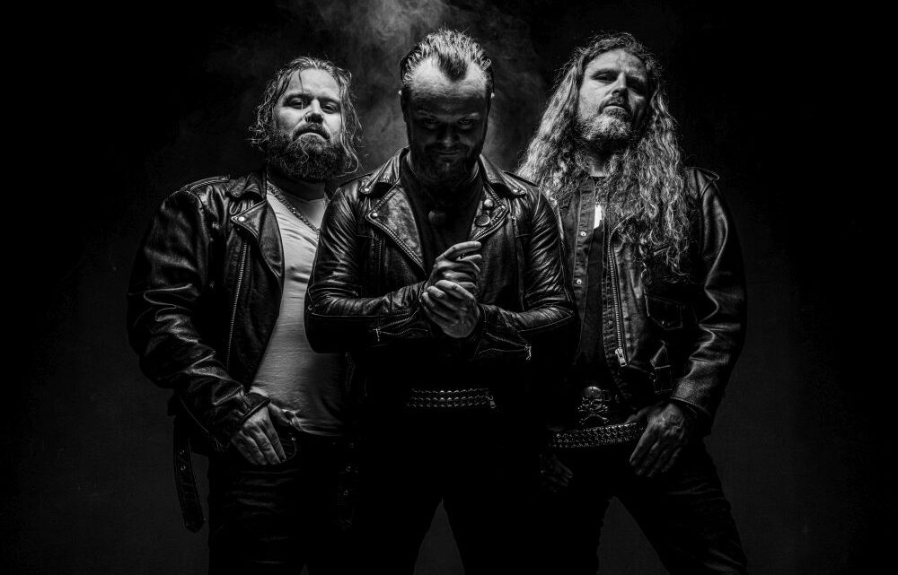 Trve Norwegian Heavy Metal Trio SAHG zeigen ihr neues Video „Fall Into The Fire“