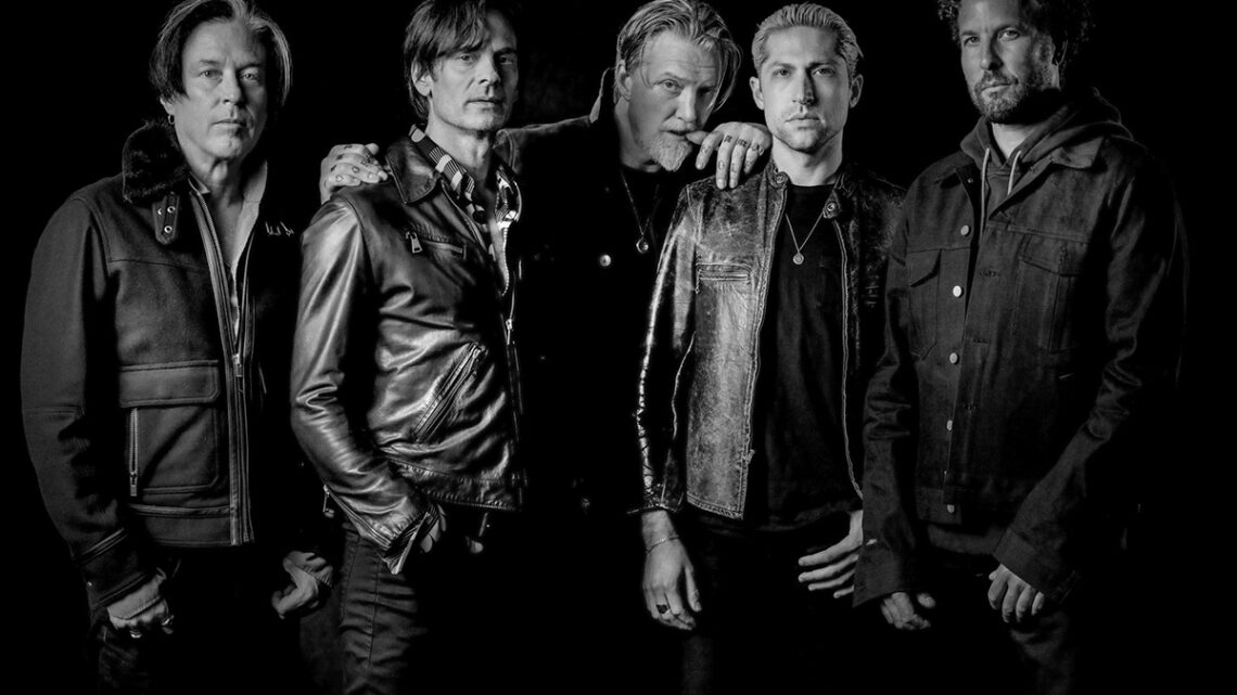 THE END IS NERO – QUEENS OF THE STONE AGE auf großer Welttournee