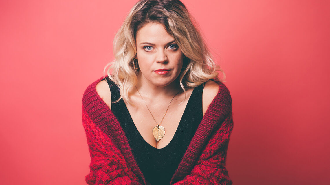 NLLY FEIERT VIDEOPREMIERE VON IHREM NEUEN  THE „EARTH SONG“