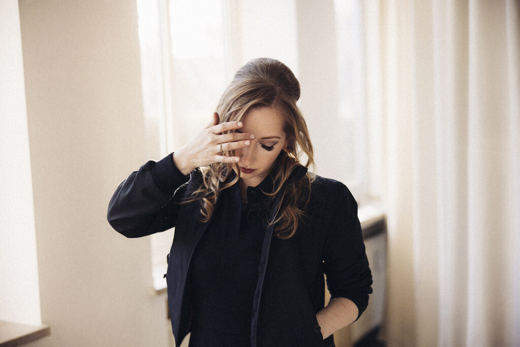 miu veröffentlicht DARK PLACE eine atmosphärischer Soul-Pop-Track