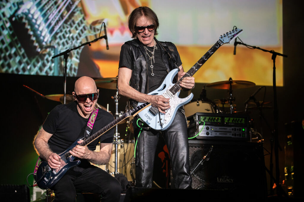 Legändere SatchVai Band 2025 live auf Tournee
