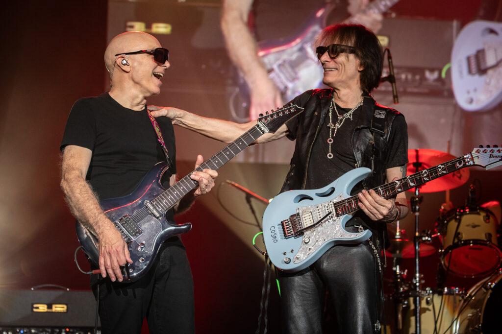 Legändere SatchVai Band 2025 live auf Tournee