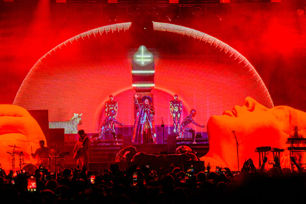 Empire of the sun: Ihre Konzerte sind einfach so überirdisch extraordinär!