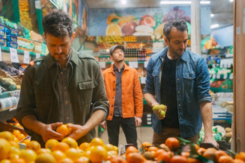 Exsonvaldes kündigen mit der Single „Paris Bruxelles“ ihr Album „Ninety Seconds to Midnight“ an