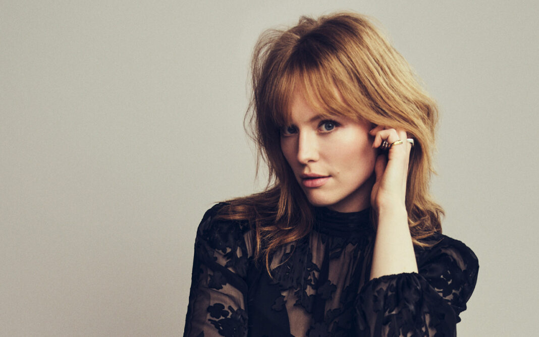 Freya Ridings im Oktober auf „Mother of Pearl Tour“ in Deutschland