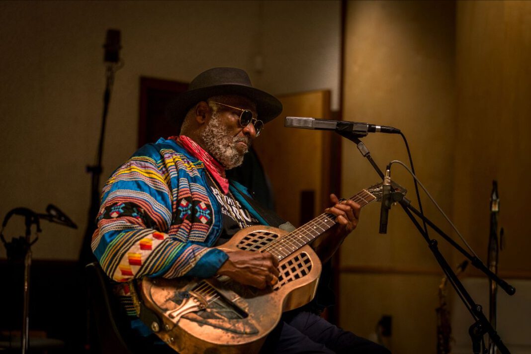 TAJ MAHAL KÜNDIGT NEUES ALBUM 