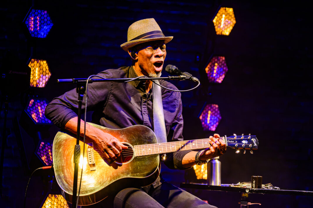 Live review: Keb´Mo´verzauberte mit seinen bluesigen Balladen in der Christuskirche