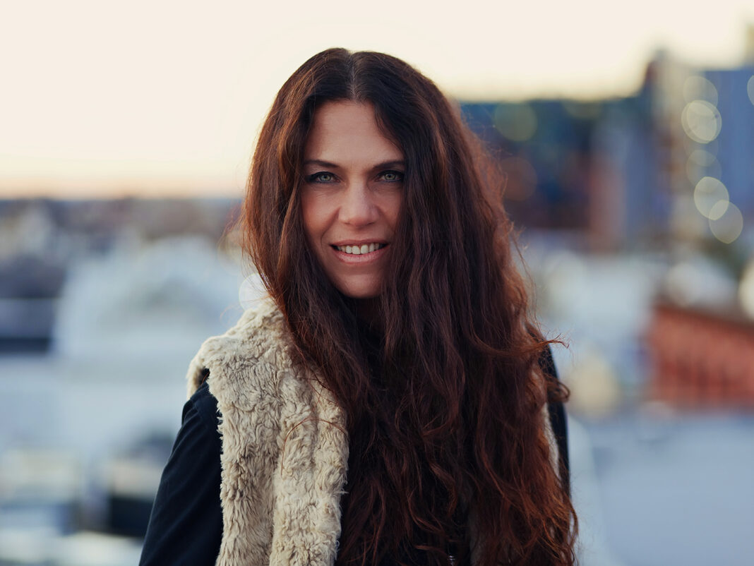 SARI SCHORR – FEARLESS • REBELLIOUS • RUNNING WILD – präsentiert ihr neues Album