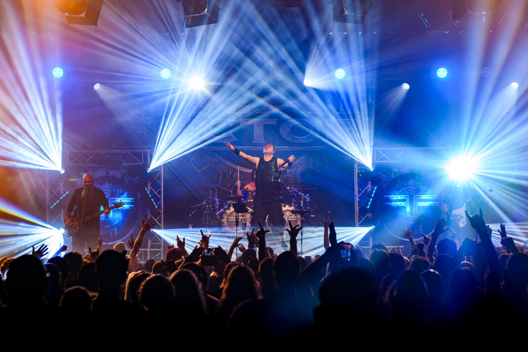 Live review: FEAR FACTORY brannten die Live Music Hall in Köln nieder