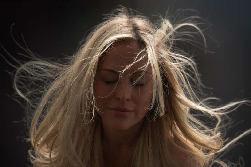 KELLI BAKER – Die neue Stimme im Blues-Rock Genre 