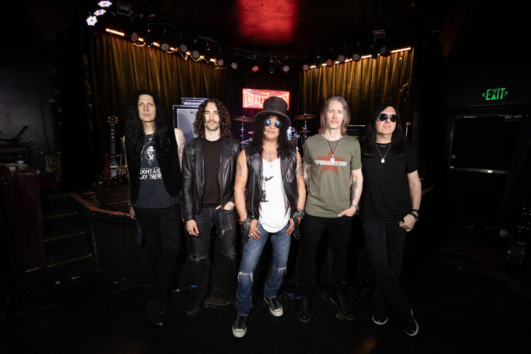 Slash ft. Myles Kennedy And The Conspirators hauen neue Single „Flying Blind“ inkl. Video raus!